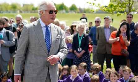 Königlicher Besuch … der frühere Prinz von Wales in Poundbury, Dorset, Anfang dieses Jahres.