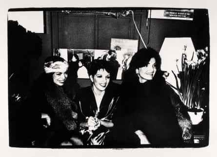 Bianca Jagger, Liza Minnelli und Jacqueline Onassis in Lizas Umkleidekabine, New York
