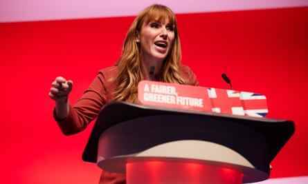 Angela Rayner, stellvertretende Vorsitzende der Labour-Oppositionspartei, verspottete Liz Truss auf der Jahreskonferenz der Partei in Liverpool.