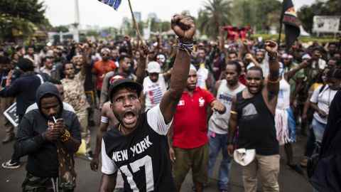 Hunderte Papuas demonstrierten 2019 vor dem Palast von Jakarta.