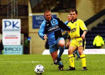 Wycombe spielte im März 2001 im Adams Park in Port Vale, einem von sieben Heimspielen dort in diesem Monat.