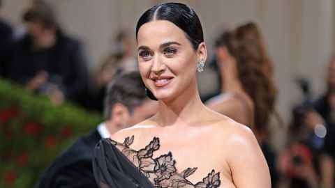 Katy Perry besucht die Met Gala 2022 im Metropolitan Museum of Art am 2. Mai in New York City.
