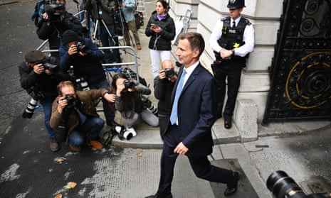 Der neue Kanzler Jeremy Hunt am Freitag in Whitehall nach seiner Ernennung durch Premierministerin Liz Truss.  Foto: Leon Neal/Getty Images