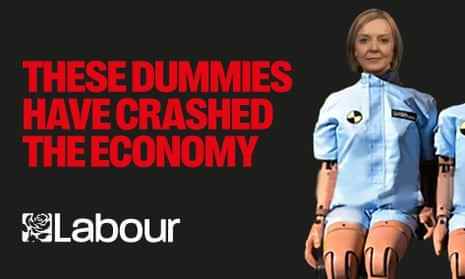 Eine der Anzeigen der britischen Labour-Partei, die eine mit Photoshop bearbeitete Liz Truss und Kwasi Kwarteng abbildet und die konservative Regierung nach ihrer katastrophalen Woche lächerlich macht.  Foto: Labour Party/PA