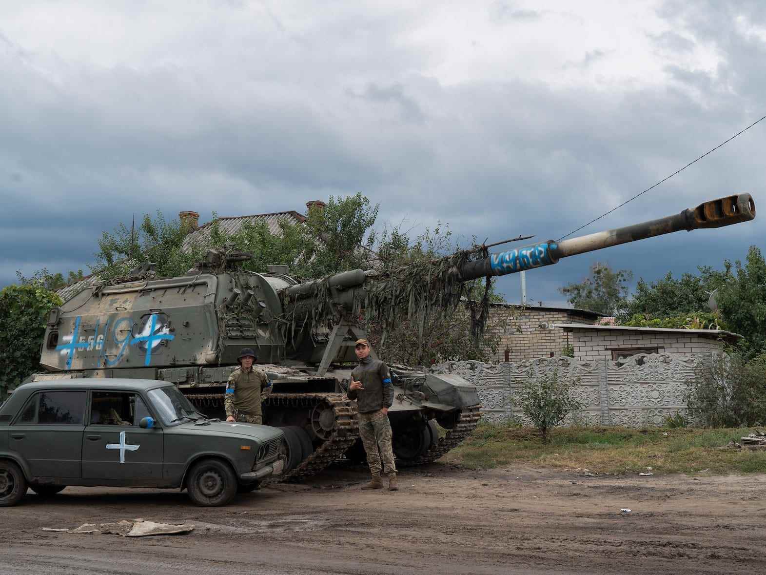 Ukrainische Truppen mit erbeuteten russischen Selbstfahrlafetten