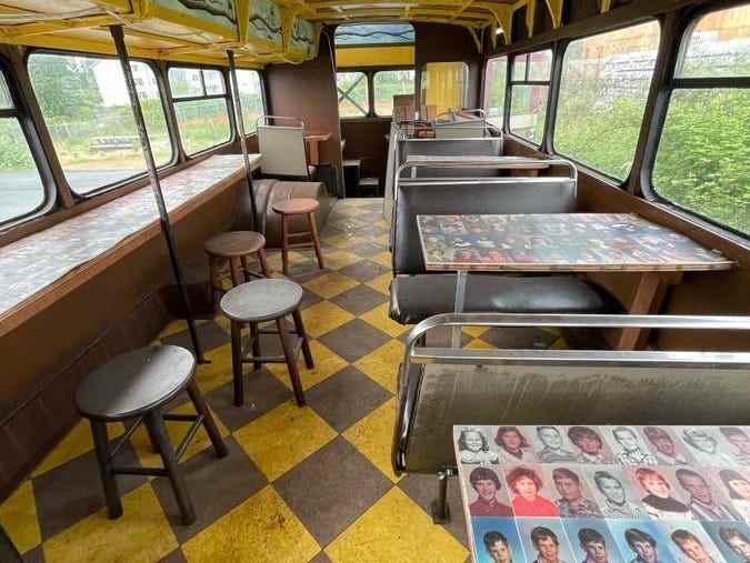 Der Bus war früher ein berühmter Imbisswagen in Portland namens Grilled Cheese Grill.