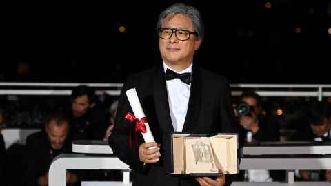 Park Chan-Wook wurde Anfang dieses Jahres bei den Filmfestspielen von Cannes als bester Regisseur ausgezeichnet.  Nach Jurypreisen in den Jahren 2004 und 2009 erhielt der Regisseur bereits zum dritten Mal eine Auszeichnung des Festivals.