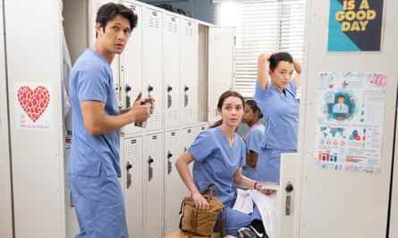 Harry Shum Jr., Adelaide Kane und Midori Francis in Grey's Anatomy Staffel 19.