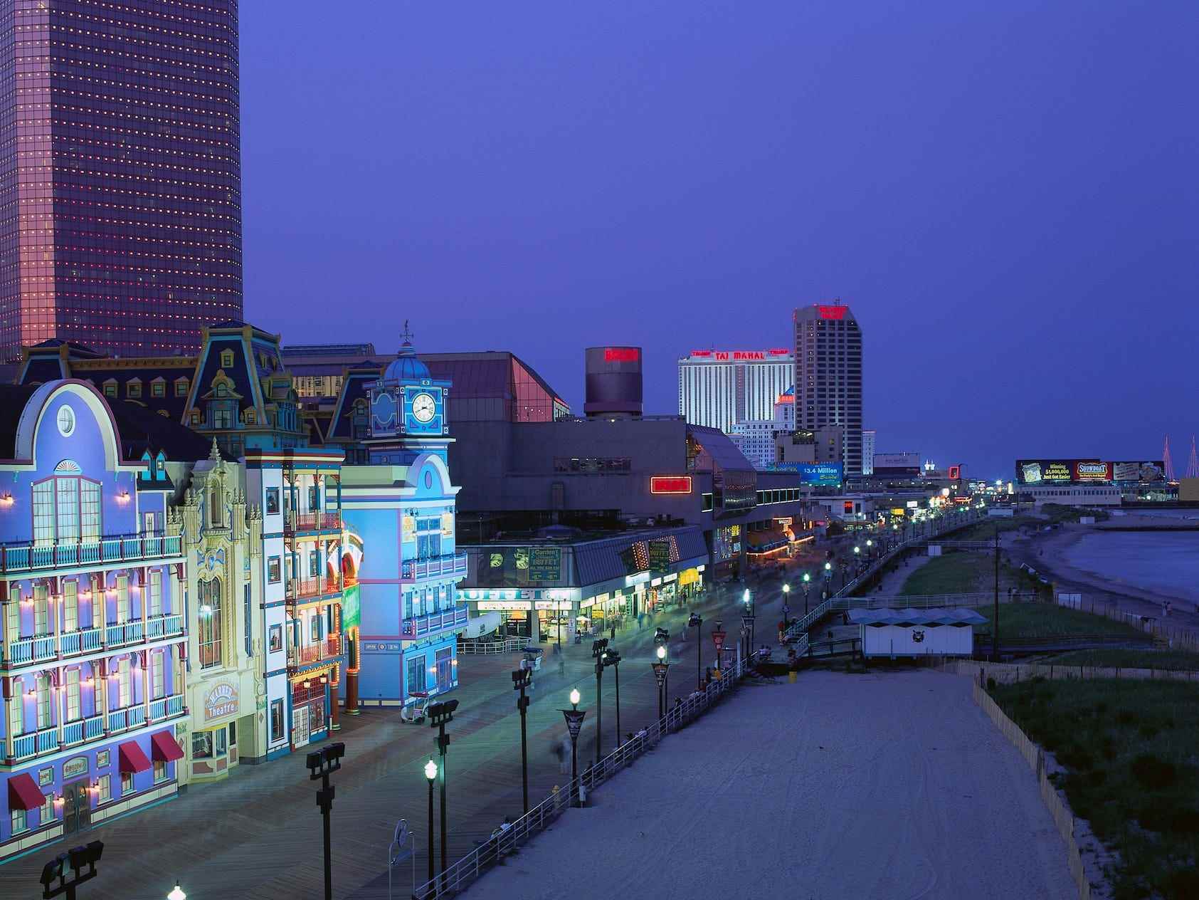 Die Promenade von Atlantic City mit dem Bally's Casino.