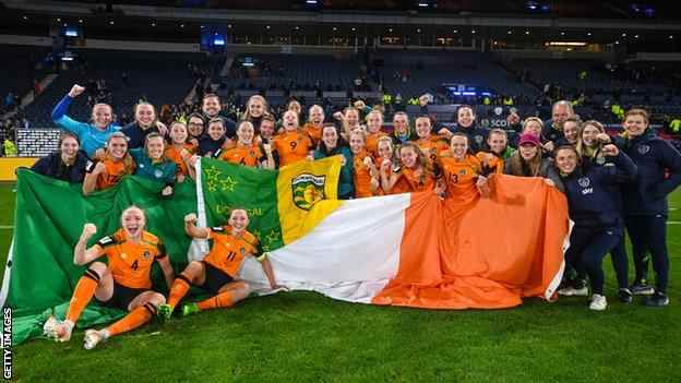 Die Republik Irland feiert die WM-Qualifikation