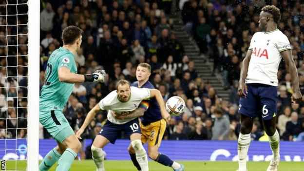 Harry Kane trifft für Tottenham gegen Newcastle in der Premier League