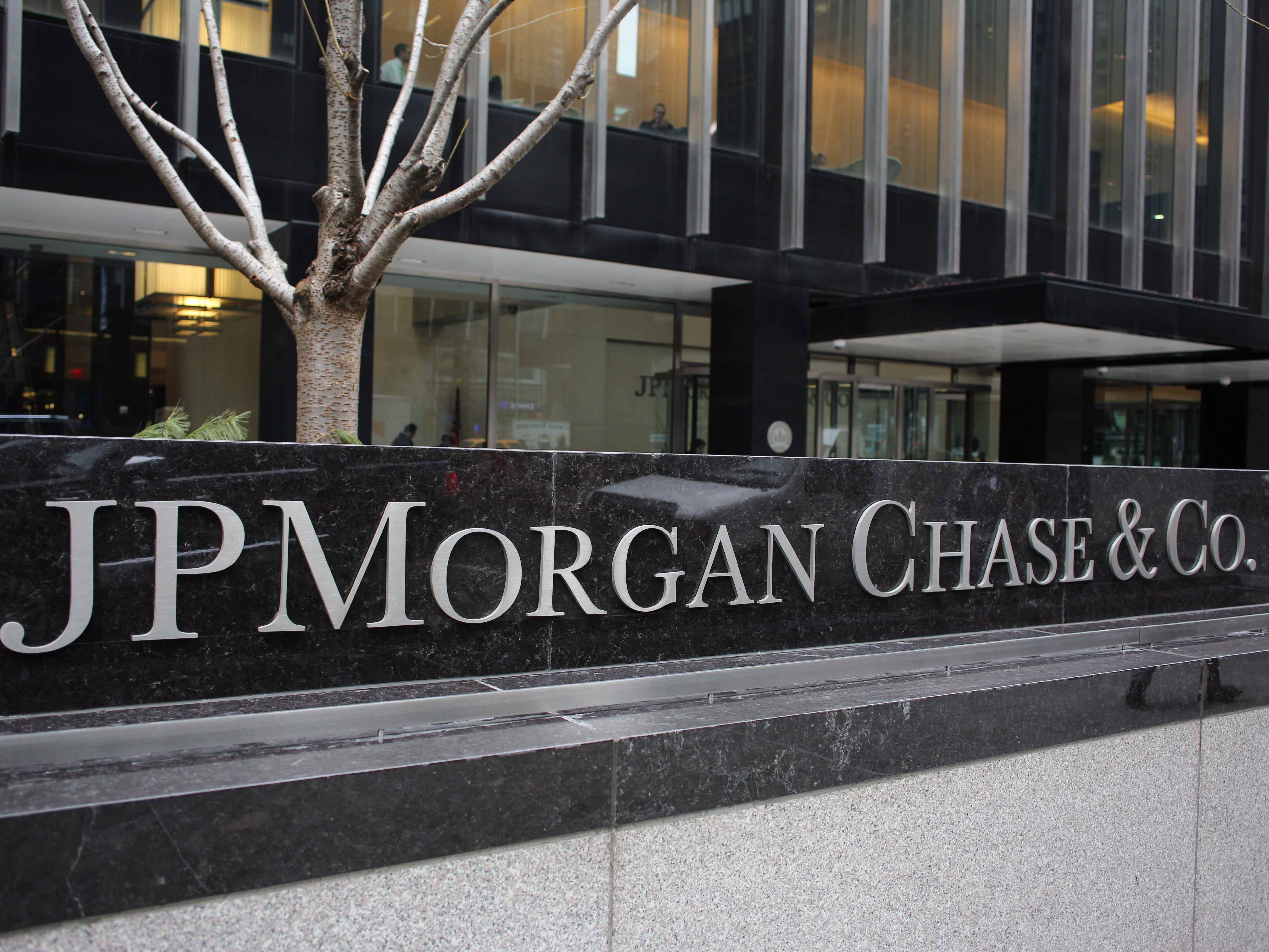 Der Hauptsitz von JP Morgan Chase & Co., der JP Morgan Chase Tower in der Park Avenue, Midtown, Manhattan, New York.