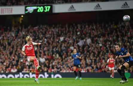 Jordan Nobbs erzielt im Emirates Stadium das erste Tor von Arsenal gegen den FC Zürich.