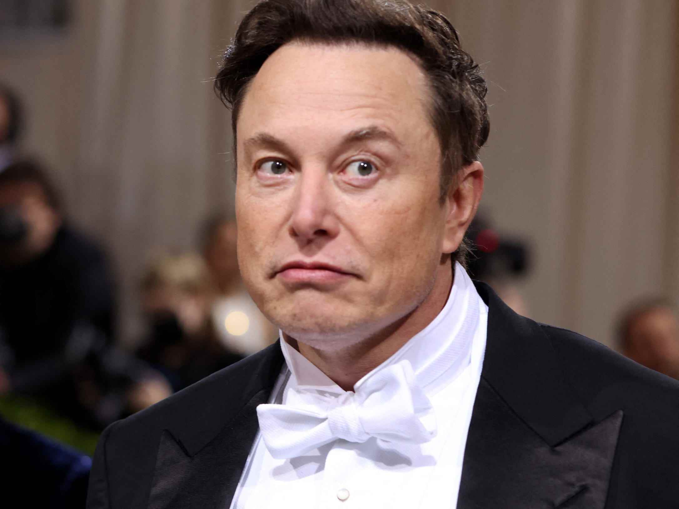 Elon Musk bei der Met Gala 2022.