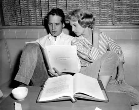 „Eine sehr sexy Beziehung“ … Newman und Joanne Woodward zu Hause im Jahr 1958.
