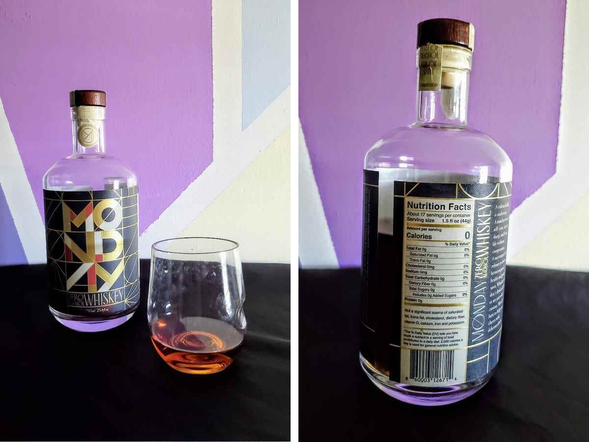 Eine Flasche Monday Zero Alcohol Whiskey wird neben einem Glas des alkoholfreien Whiskeys ausgestellt, und die Nährwertangaben sind auf der Rückseite der Flasche angegeben.