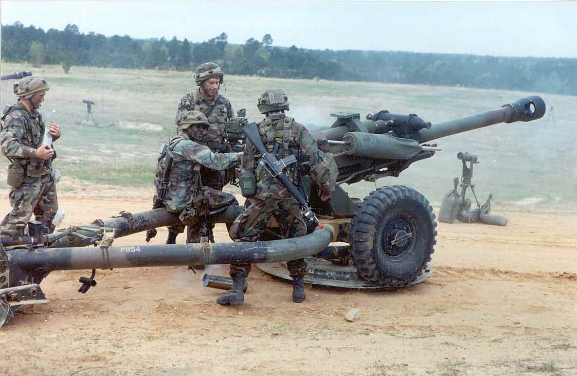 Armeesoldaten Haubitze M119
