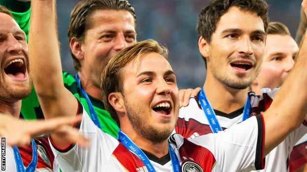 Deutschlands Spieler feiern den WM-Sieg 2014.