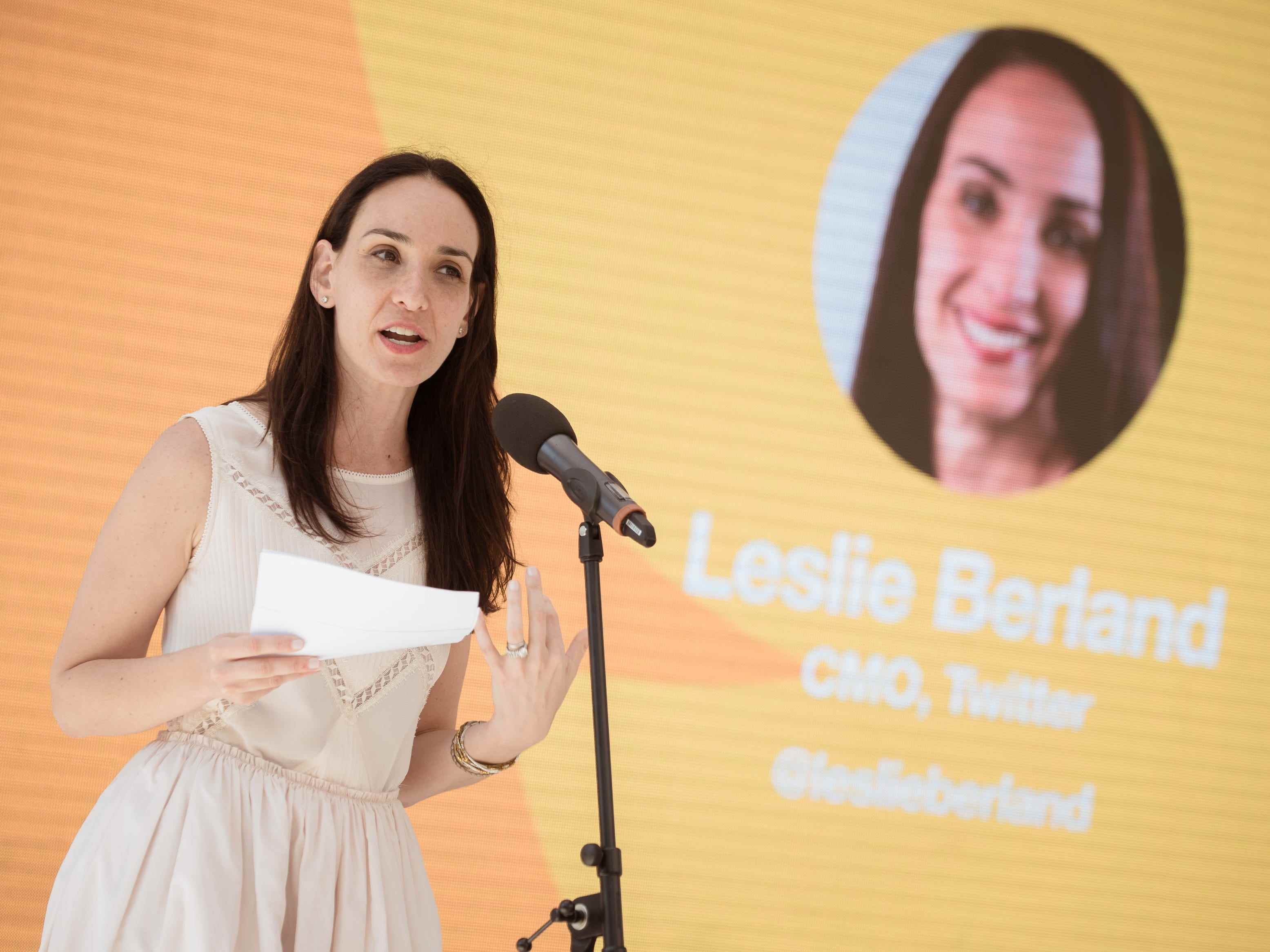 Leslie Berland, CMO von Twitter, nimmt am 21. Juni 2017 in Cannes, Frankreich, an der Veranstaltung „#SheInspiresMe: Twitter feiert weibliche Stimmen und Visionäre“ bei den Cannes Lions teil.