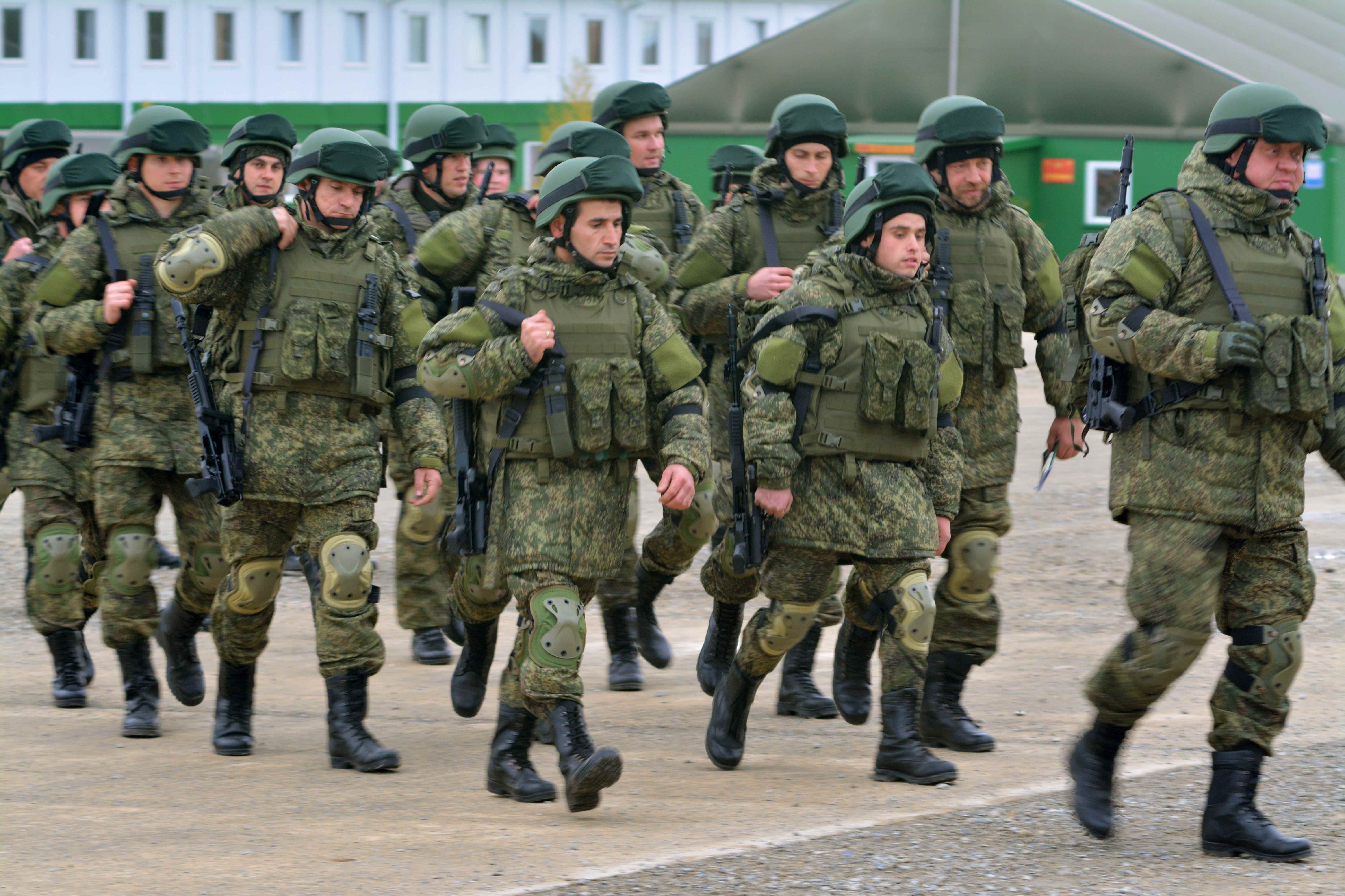 Wehrpflichtige Bürger werden als Teil der Mobilisierung angesehen, da die militärische Ausbildung im Rahmen der Mobilisierung in Rostow, Russland, am 31. Oktober 2022 fortgesetzt wird.