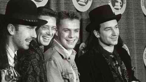 Die Mitglieder von U2 auf einem undatierten Foto, von links: The Edge, Adam Clayton, Larry Mullen Jr. und Bono.