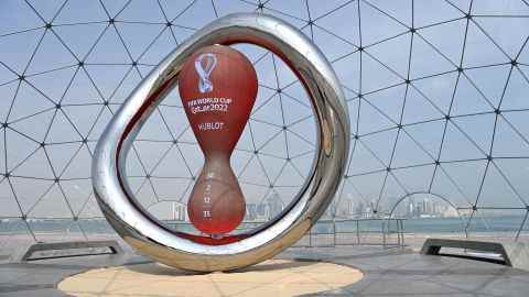 Die Countdown-Uhr für die Weltmeisterschaft während des FIFA Arab Cup Qatar am 15. Dezember 2021 in Doha.