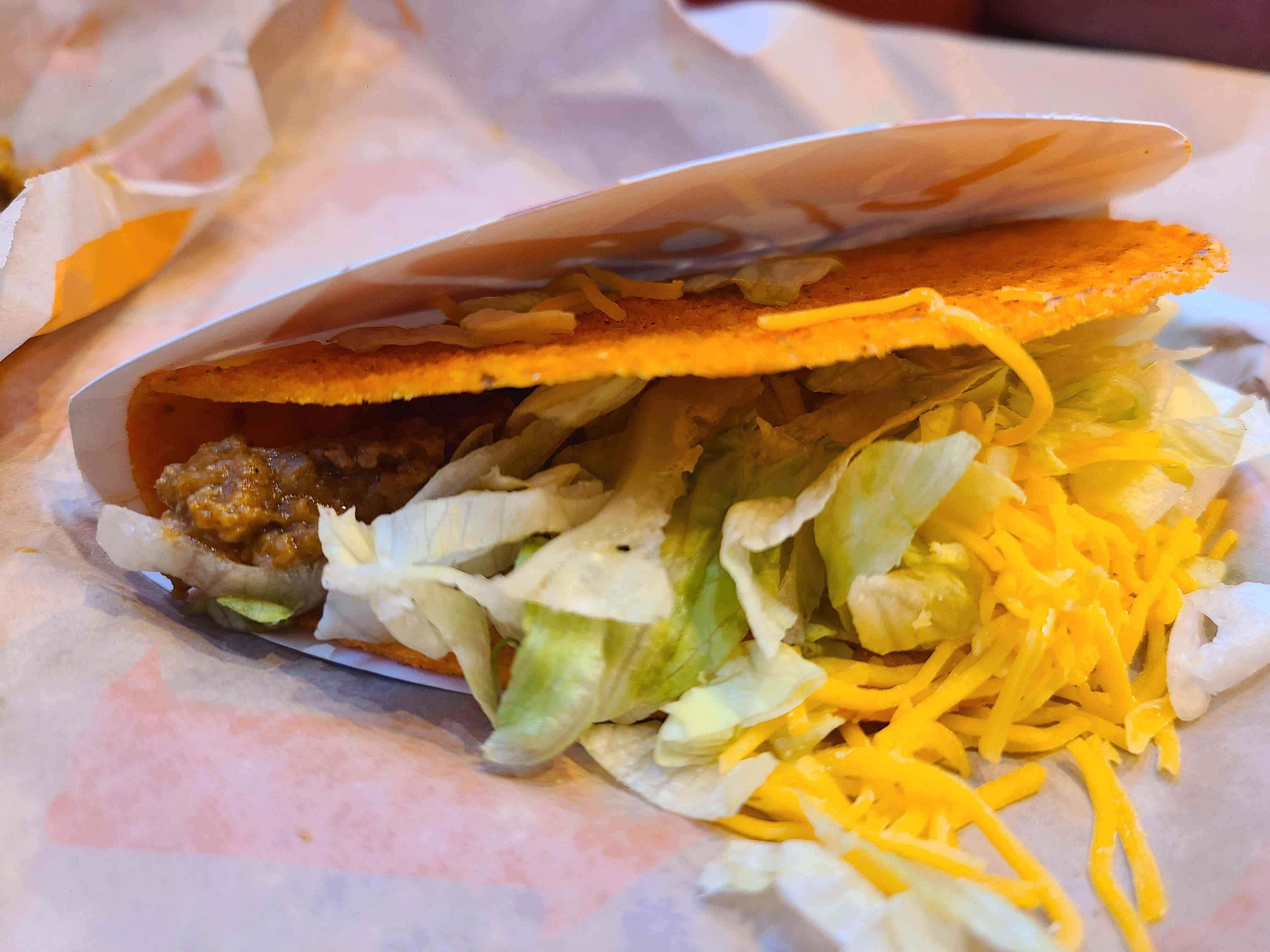Nacho-Käse Doritos Locos Taco von Taco Bell