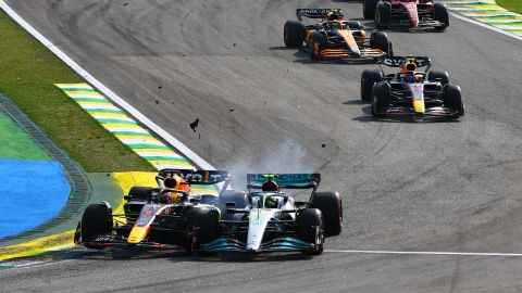 Verstappen und Hamilton kollidieren beim Großen Preis von Sao Paolo. 