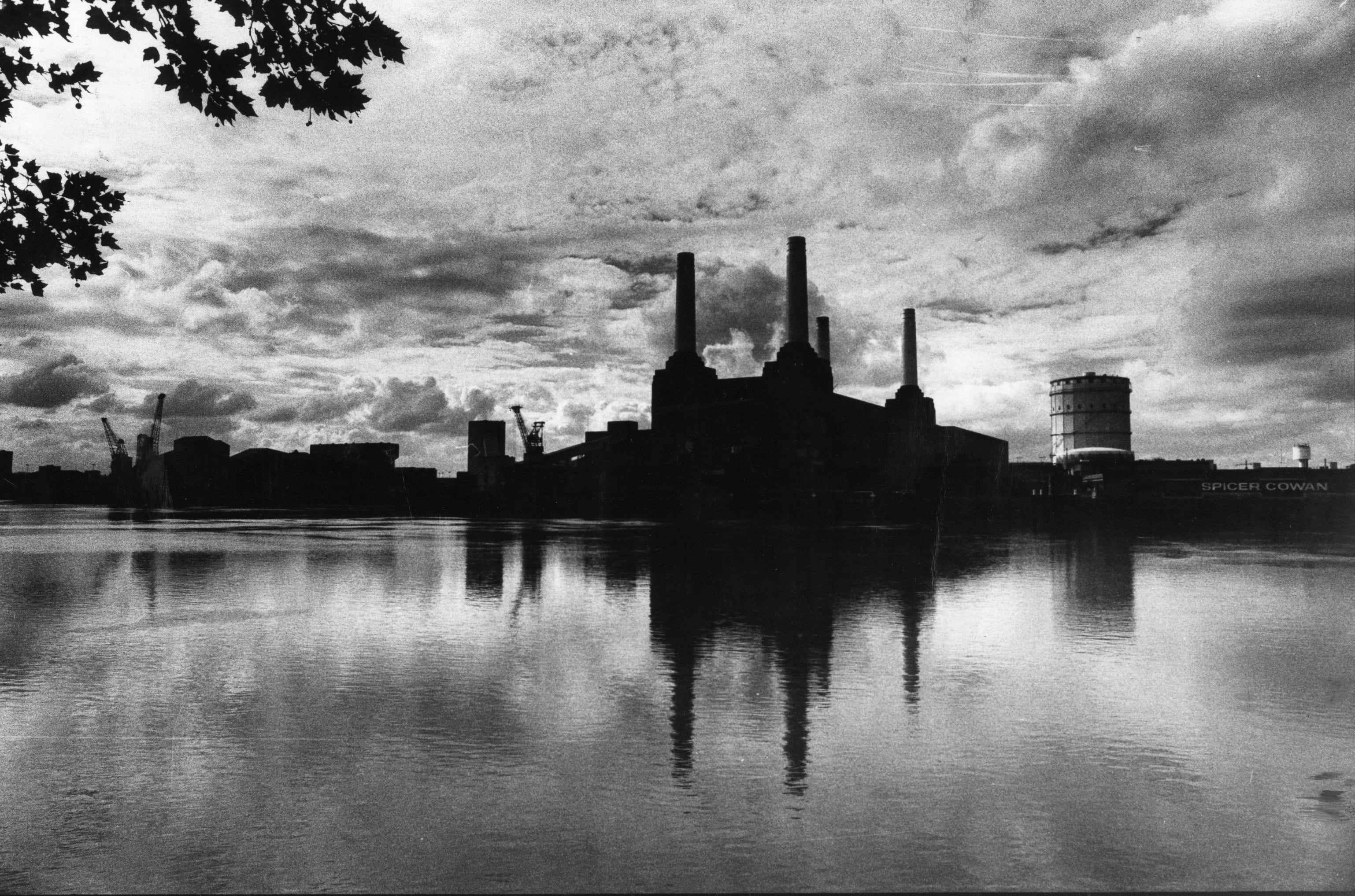 30. August 1978: Die gotischen Türme der Battersea Power Station