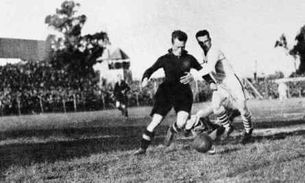 Die USA besiegten Belgien bei der Weltmeisterschaft 1930 mühelos auf ihrem Weg ins Halbfinale