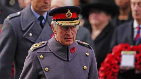 König Charles nahm am Remembrance Sunday Gottesdienst im Cenotaph in London teil.