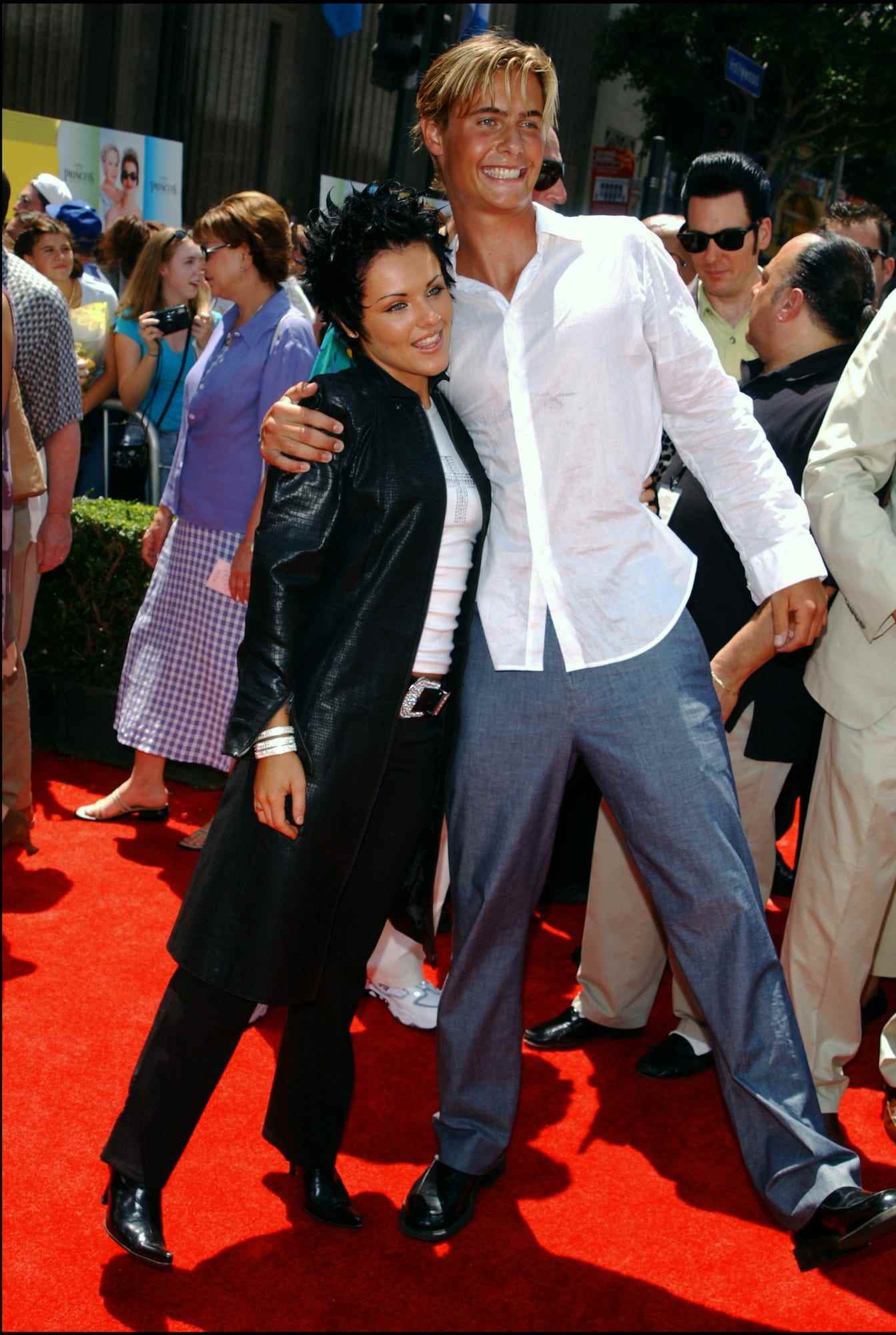 Erik von Detten und Crystal Harris bei der Premiere in Hollywood, Kalifornien, am 29. Juli 2001.
