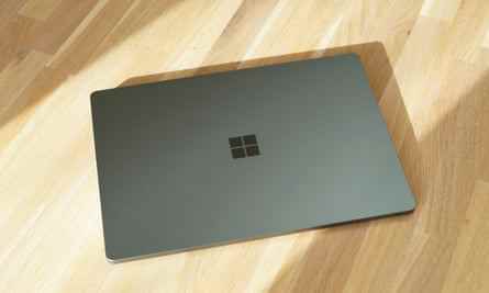 Der Deckel des Surface Laptop 5.