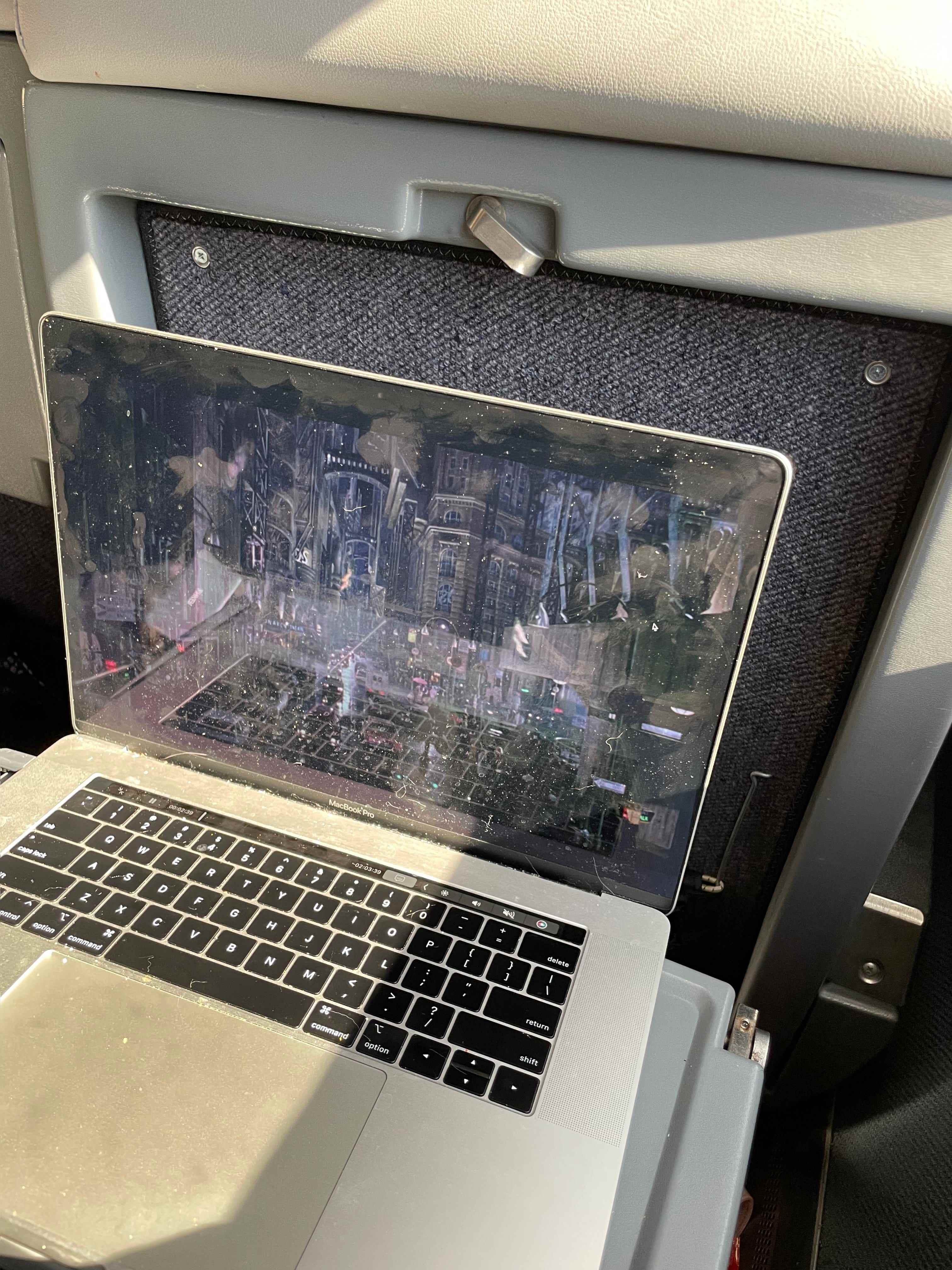 Laptop auf Amtrak