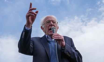 Bernie Sanders bei einer Kundgebung auf Staten Island, New York im April 2022
