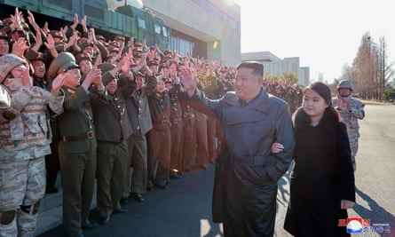 Kim Jong-un hat am vergangenen Wochenende eine Reihe von Mitarbeitern befördert, die am Testfeuer der Interkontinentalrakete Hwasong-17 beteiligt waren
