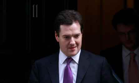 George Osborne verlässt die Downing Street 11 im November 2011.