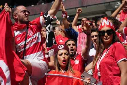 Tunesische Fans bei ihrem Spiel gegen Australien.