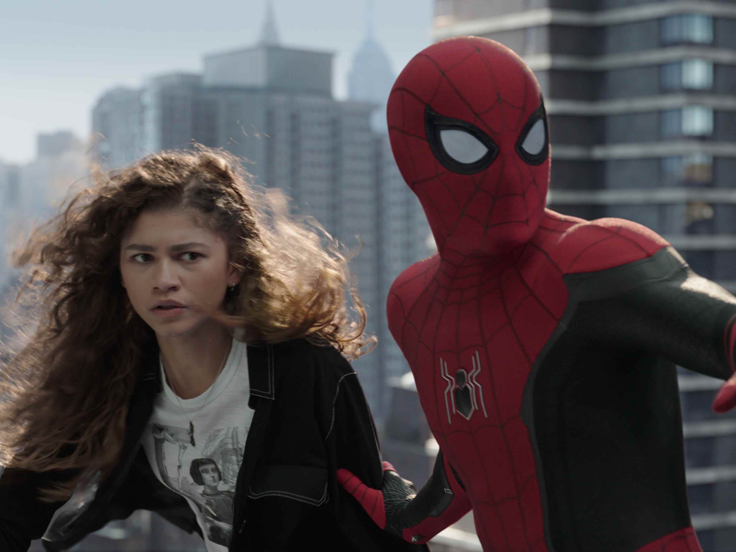 Zendaya als MJ und Tom Holland als Spider-Man in „Spider-Man: No Way Home“.
