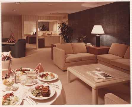 Anaheim Hilton Zimmerservice c.  1980 (TBC)