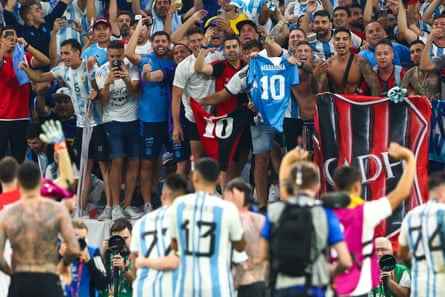 Argentiniens Spieler begrüssen ihre Fans nach dem Sieg über Australien