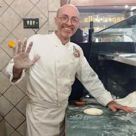 Attilio Bachetti in seiner Pizzeria Pignasecca