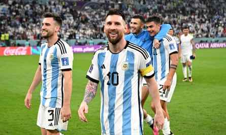 Lionel Messi aus Argentinien feiert nach dem 3:0-Sieg gegen Kroatien.