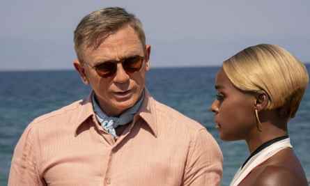 Daniel Craig und Janelle Monáe in Glass Onion: A Knives Out Mystery.