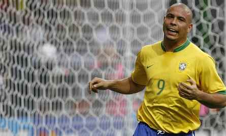 Ein reumütiger Ronaldo erzielt kein Tor, als Brasilien 2006 gegen Frankreich verliert.