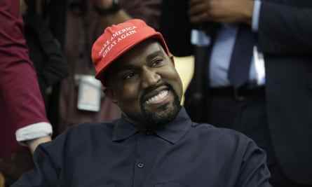 Ye trägt einen Maga-Hut während eines Treffens mit Donald Trump im Oktober 2018.