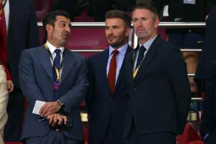 David Beckham flankiert von Luis Figo (links) und Robbie Keane im Spiel um Platz drei