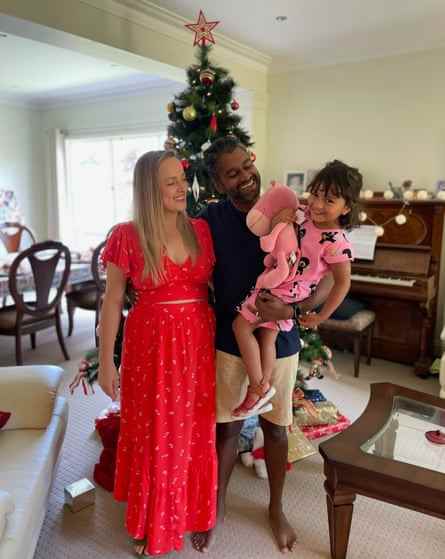 Freya und Serge mit ihrer Tochter an Weihnachten
