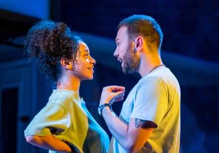 Siena Kelly und Jake Davies in That Is Not Who I Am/Rapture am Royal Court, London.