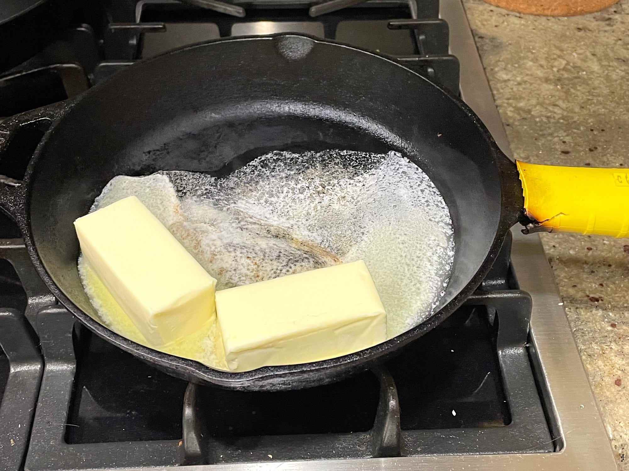 Butter schmelzen für Ina Garten Maisbrot